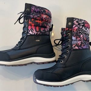 BRAND NEW - UGG WOMENS ADIRONDACK III GRAFFITI BOOTS SIZE 8 US NWOT